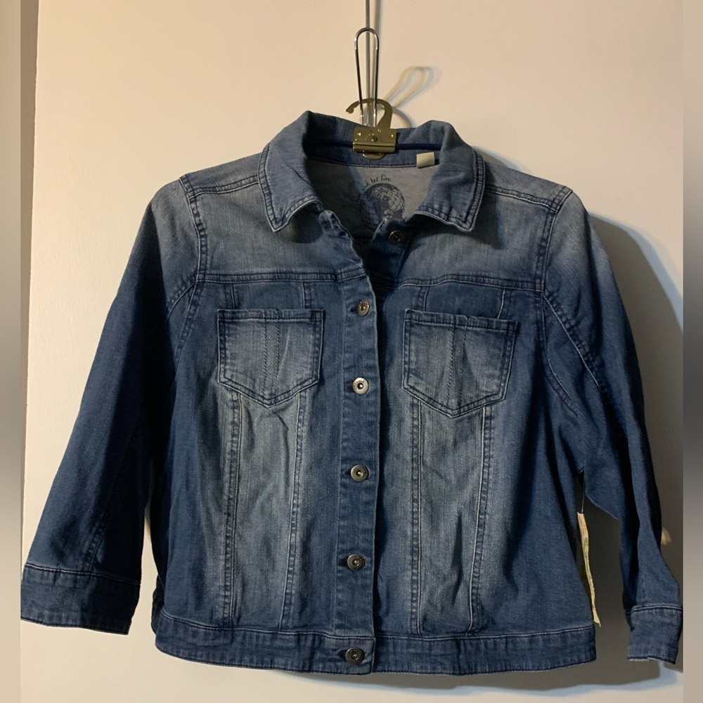 Stretch Denim Jacket. ONE WORLD Cropped.  Size LARGE. New with tag. Too cute!